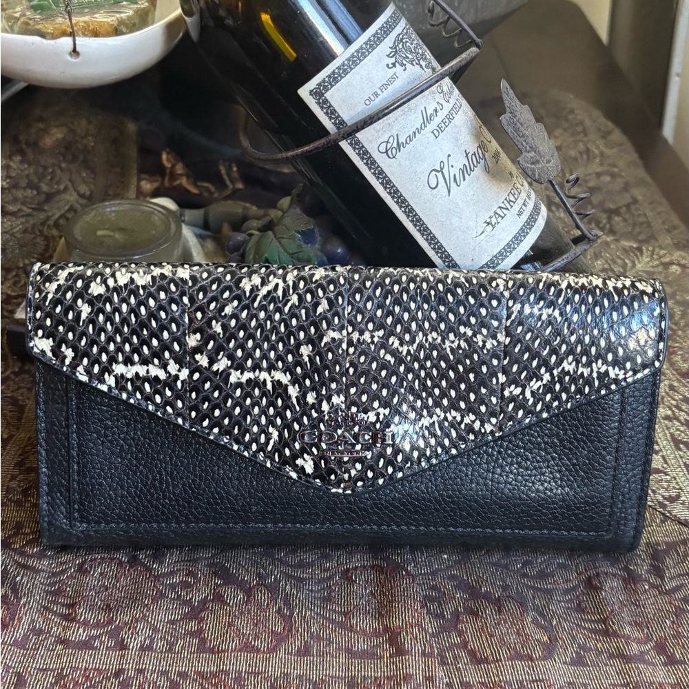 Authentic Coach 1941 snake skin leather/pebbled leather large wallet EUC